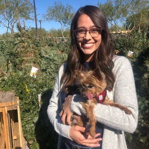 Meet your Posher, Elise